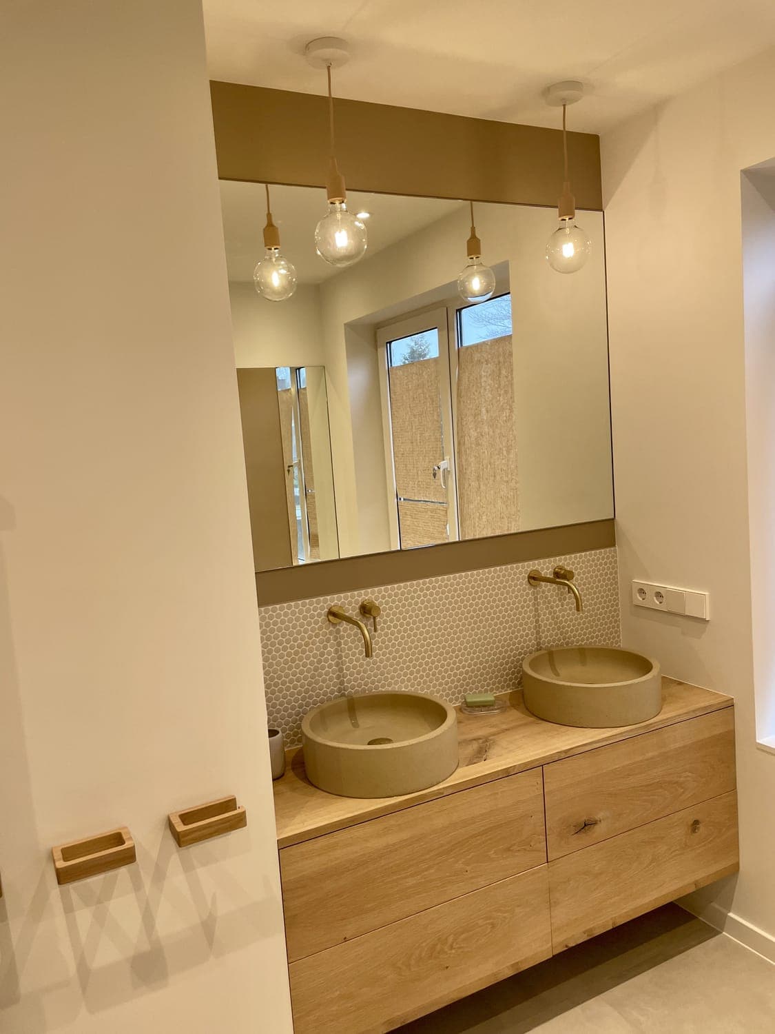 Sfeervolle badkamer in taupe